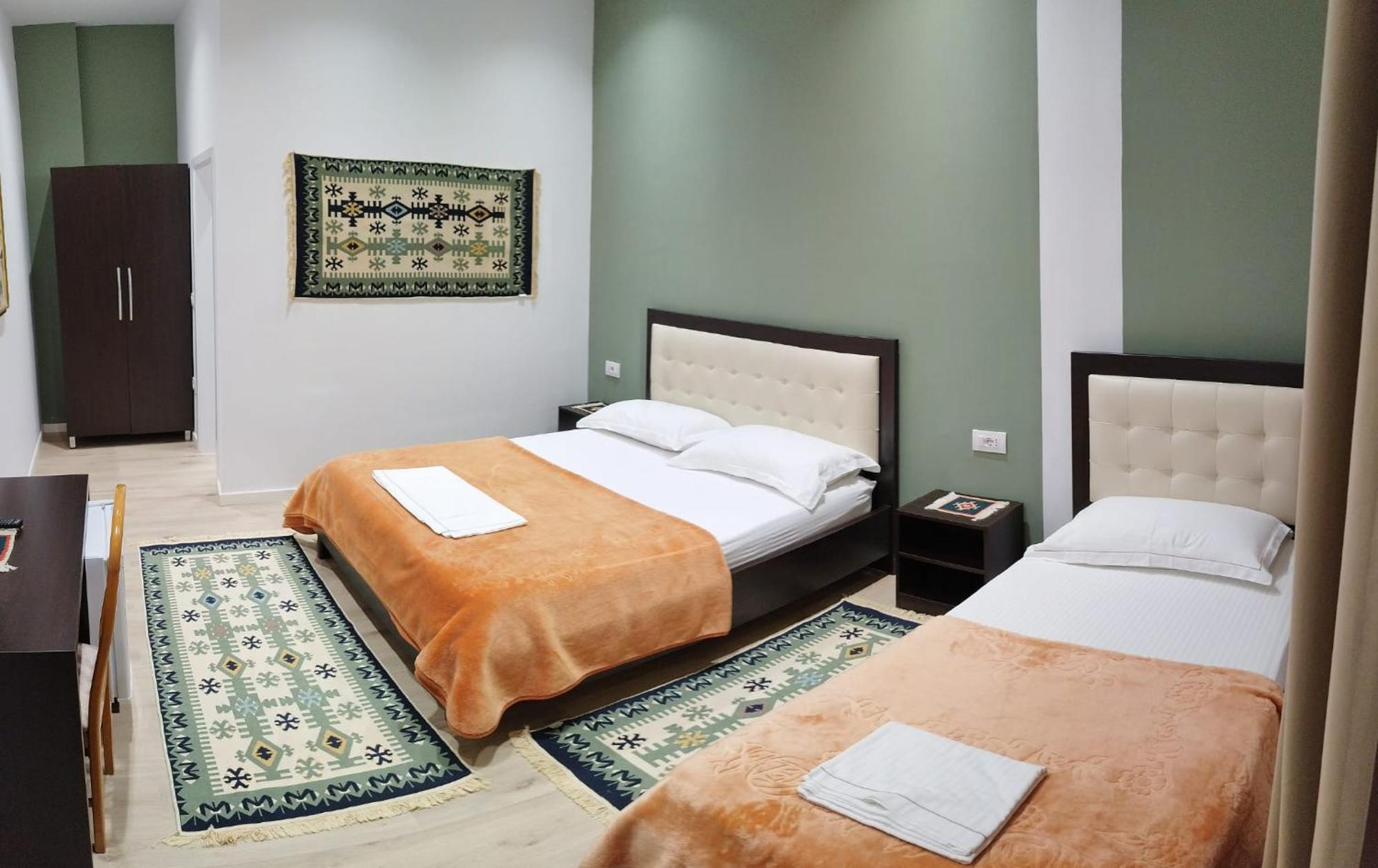 Vila Lili Guest House - Berat Exterior photo